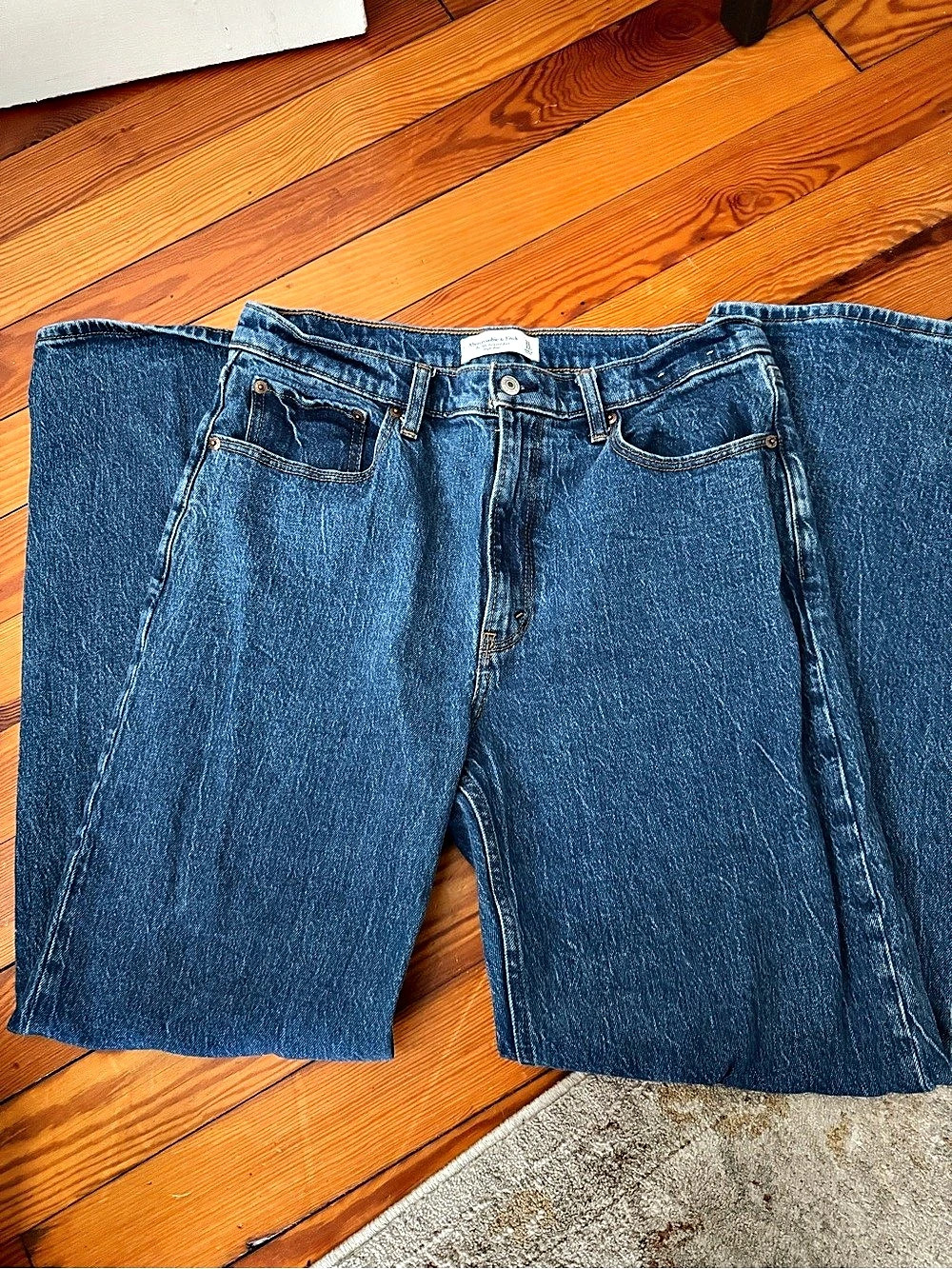 Abercrombie & Fitch The '90s Relaxed Jean High Rise